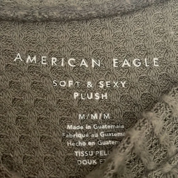 American Eagle Top - Picture 3 of 3